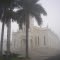 Catedral na neblina