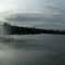 Lago de Cascavel numa tarde fria e cinzenta de inverno.